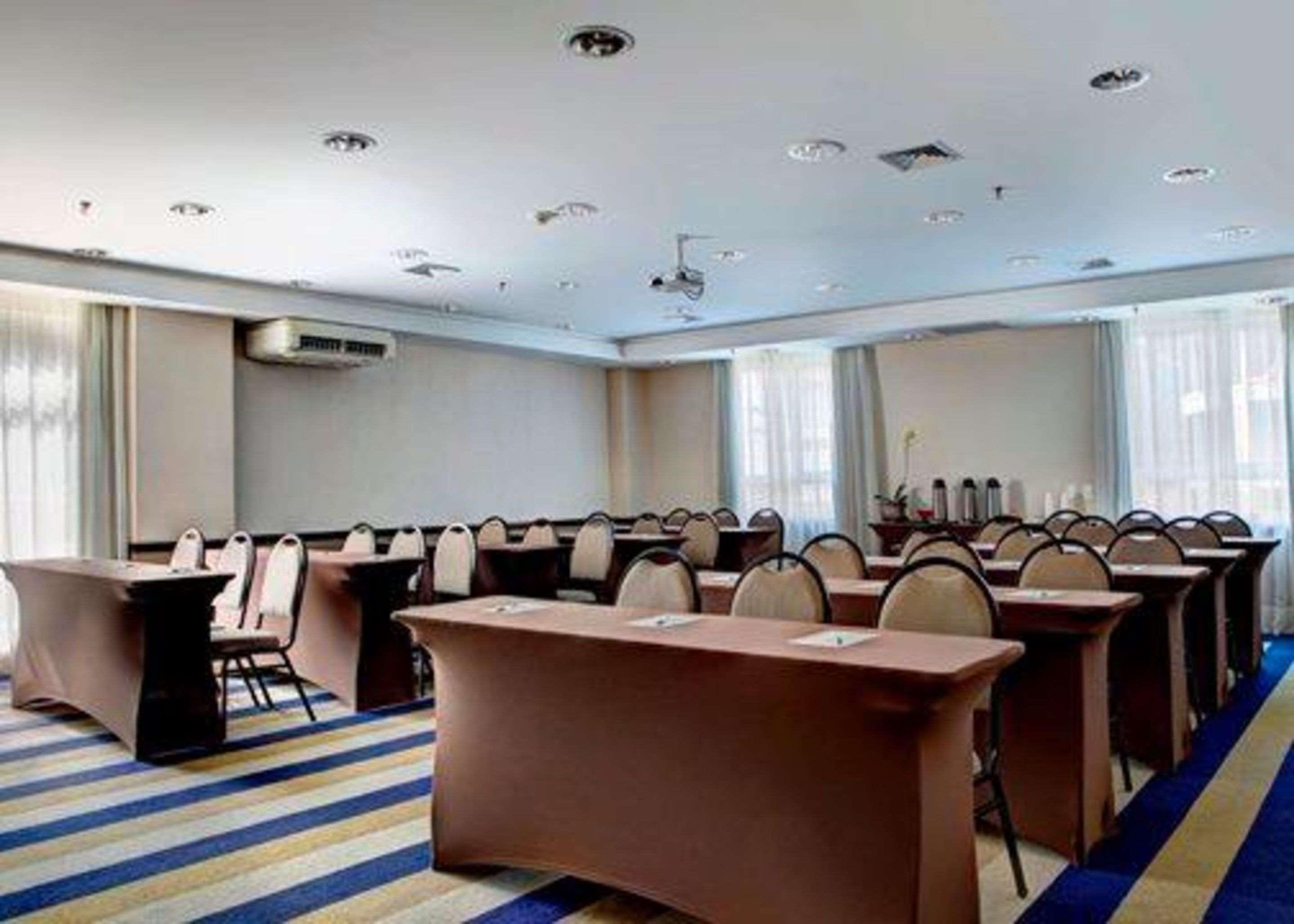 Quality Hotel Курітіба Екстер'єр фото